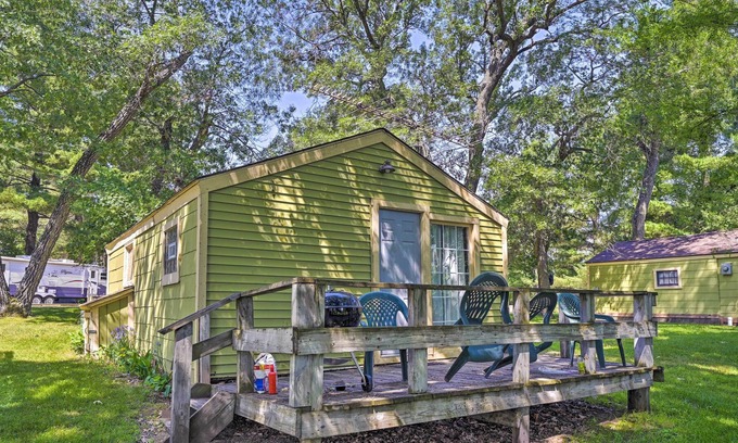 Montello Apartment | Buffalo Lake Campground Escape: Canoe & Kayak