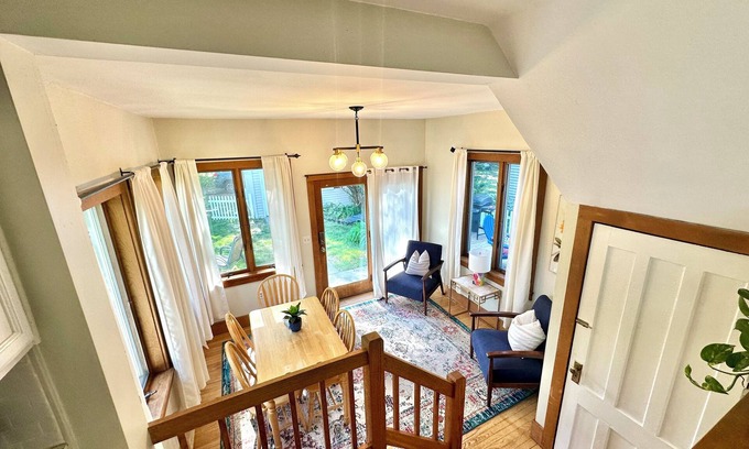 Saratoga Springs House | Bungalow- 2 Blocks from Saratoga Racecourse, walk everywhere! - Right in town