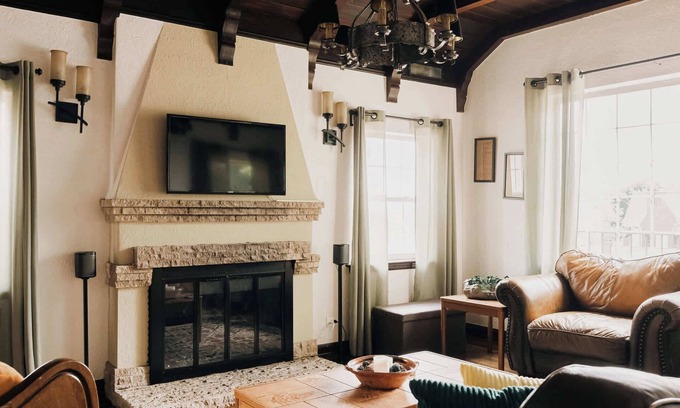 Hilltop House | Bungalow Beats | Musical Vibes Near Cherry Creek