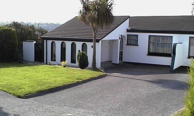 Kinsale Town Centre House | Bungalow in Kinsale With Great Views just 5 Minutes Walk to Kinsale Centre