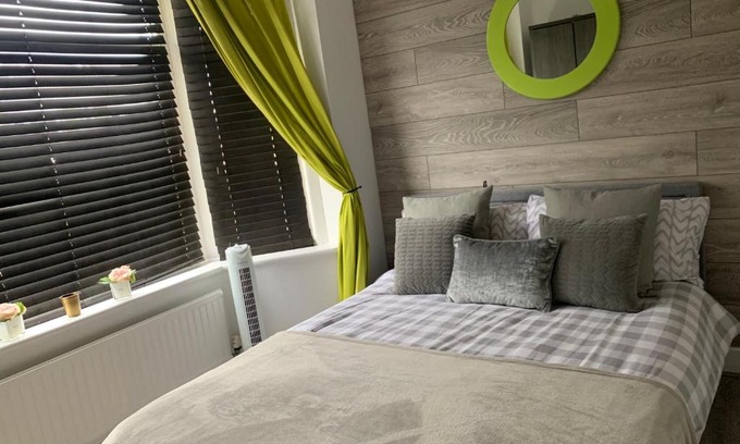 Poole House | Bungalows near Sandbanks Beach