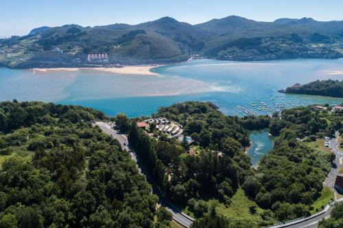 Mundaka Resort | Bungalows Portuondo parking gratuito