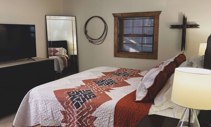 Eureka Springs House | Bunkhouse Barndominium