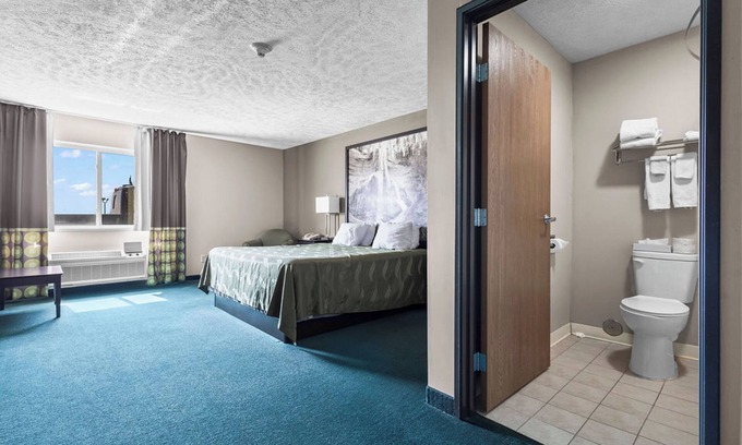 El Paso Hotel | Burgundy Inn & Suites By OYO El Paso