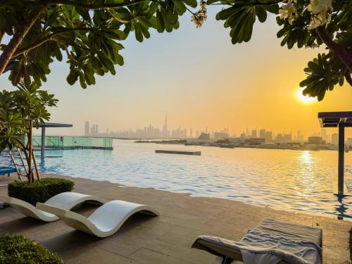 Dubai Apartment | Burj Khalifa view & Creek sea view