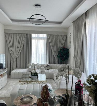 Dubai Apartment | BURJ Khalifa View Ensuite King Bedroom in a 2 Bedroom Apartment Dubai Mall 8mins
