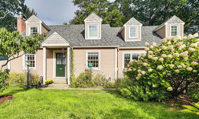New North End House | Burlington Escape By Lake Champlain & Bike Path