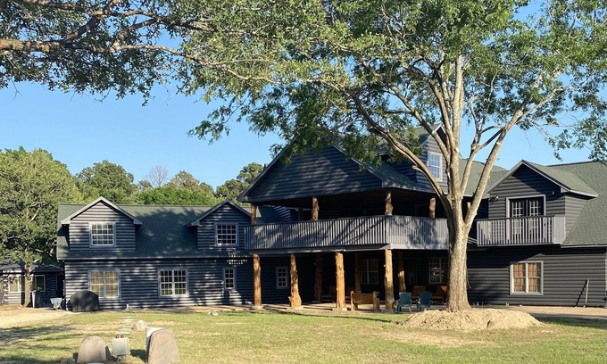 Bastrop Cabin | Burn Valley Lodge is a spacious and fun 'resort style' place on 100 Acres