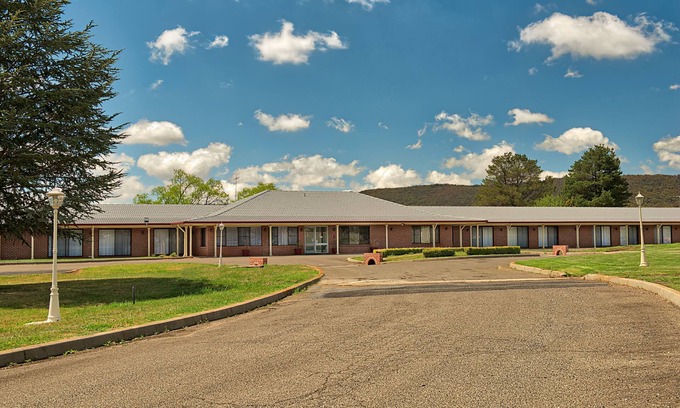 Marrangaroo Hotel | Bushmans Motor Inn
