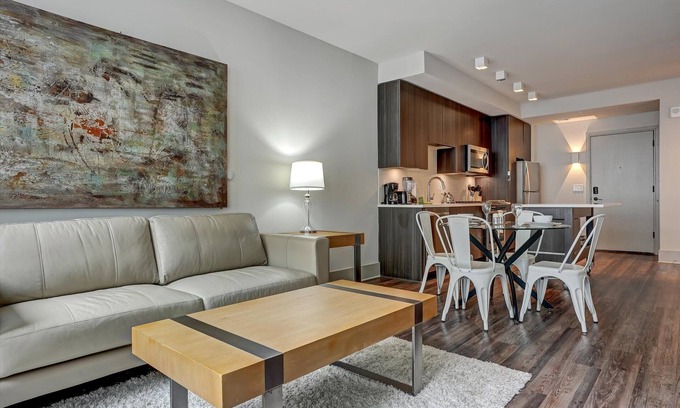 Garden Hills Apartment | Business Travellers Getaway | Fast Internet & Lounge | Buckhead