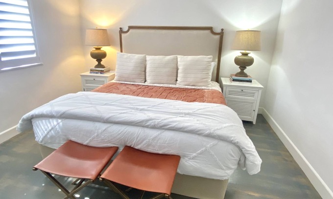 Montecito Apartment | Butterfly Beach Studio - 10 minute walk to the beach!
