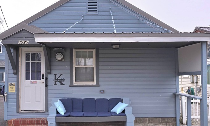 Geneva-on-the-Lake Cottage | "Butterfly Escape – Your Cozy Retreat for Girls’ Trips & Family Adventures!"