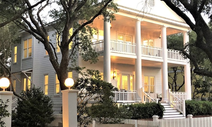Sunnyside House | Butterfly Kisses - Family Home in Carillon Beach w/Two Master Suites, Sleeps 12