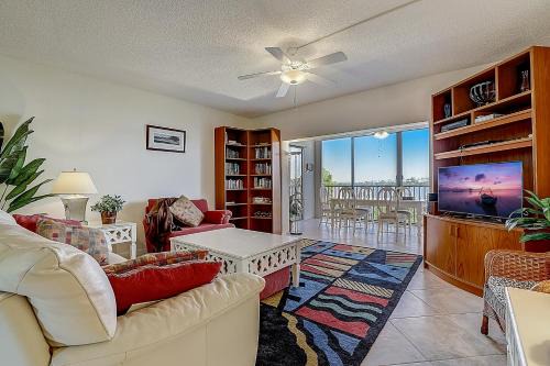 Longboat Key Apartment | Buttonwood Bliss