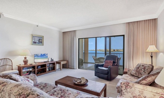 Longboat Key Condo | Buttonwood Cove 204B by FVC