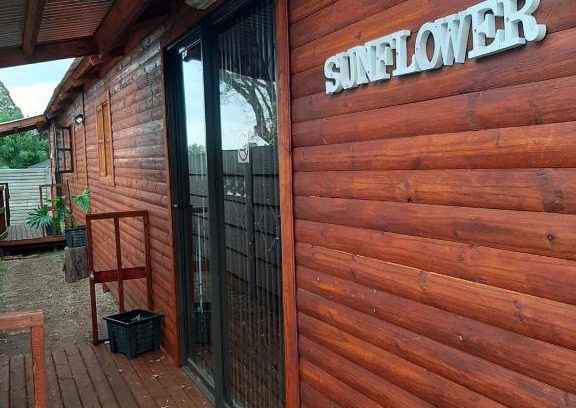 Brakpan Apartment | BuzzzBee Sunflower overnight