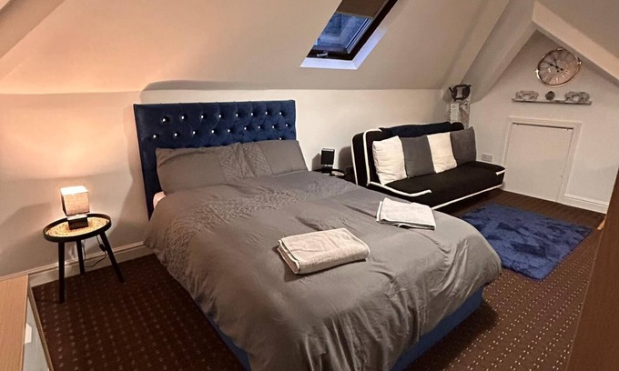 Huddersfield Apartment | Bv Comfy Attic Studio At Deighton Huddersfield
