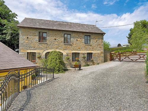 Llanllwchaiarn House | Bwthyn