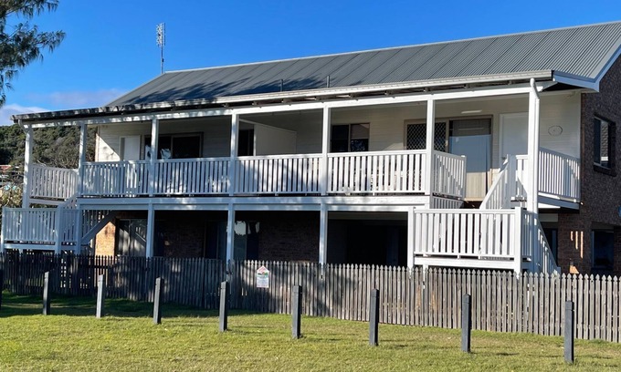 Crescent Head Apartment | By The Sea 2 Crescent Head