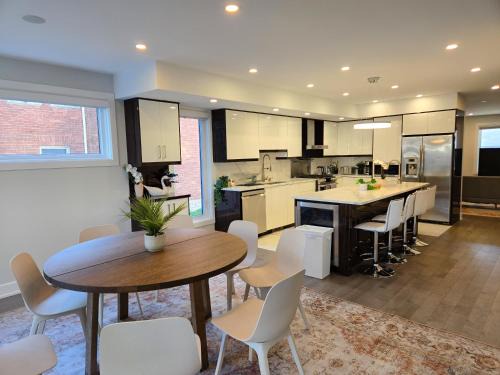 Lowertown Apartment | Byward-Market Luxury GuestHouse