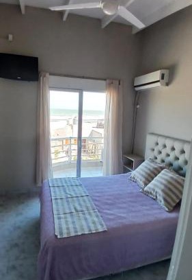 Monte Hermoso House | Cómodo dúplex frente al mar