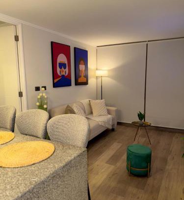 Downtown Santiago Apartment | Cómodo y amplio depa con estacionamiento