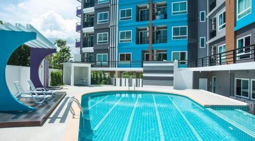 Kathu Apartment | C217 Cozy 1BR Pool, Gym, Mtn Views Prime Spot