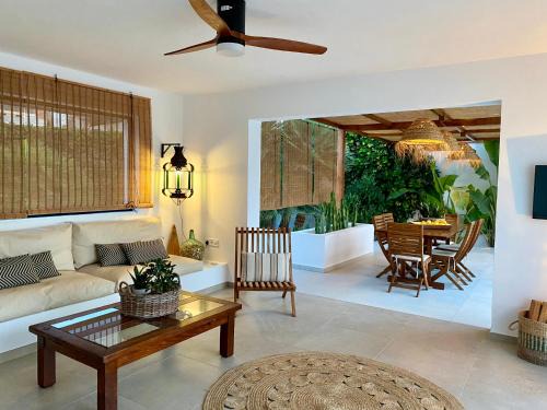 Urbanitzacio la Fustera Villa | Ca La Fustera a 3 minutos a pie de la playa