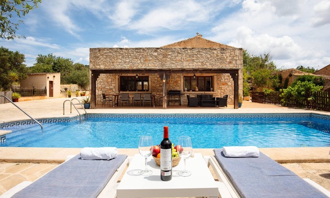 Alqueria Blanca Villa | Ca Na Beu - Four Bedroom Villa, Sleeps 8