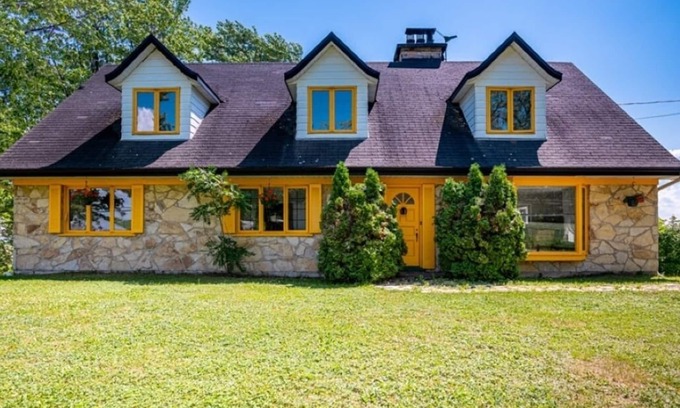 St-Francois-de-l'Ile-d'Orleans House | La Maison de Campagne