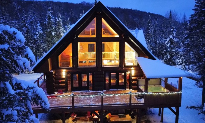 Sainte-Marguerite-du-Lac-Masson Ski Chalet | Luxurious Chalet "Le Majestik", Riverside - Laurentians
