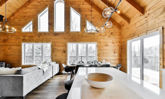 Sainte-Marguerite-du-Lac-Masson Ski Chalet | Canadian Mountain Family Cabin near ski and lake