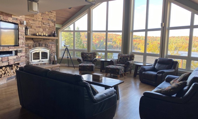 Sainte-Marguerite-du-Lac-Masson Ski Chalet | Panoramic view of Lac Masson. A lot of activities!