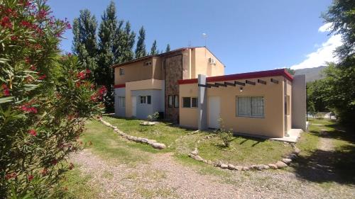 Potrero de los Funes Cabin | Cabañas OliBer