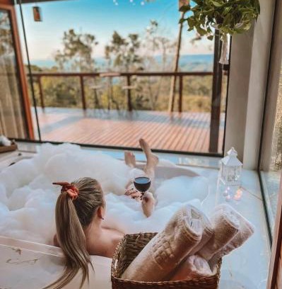 Bom Retiro Ski Chalet | Cabana Romântica na Serra com Hidro, Lareira, Lagos e Trilhas