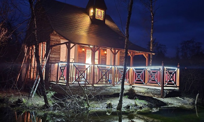 Sury-aux-Bois Cabin | Cabane Atypique sur une île