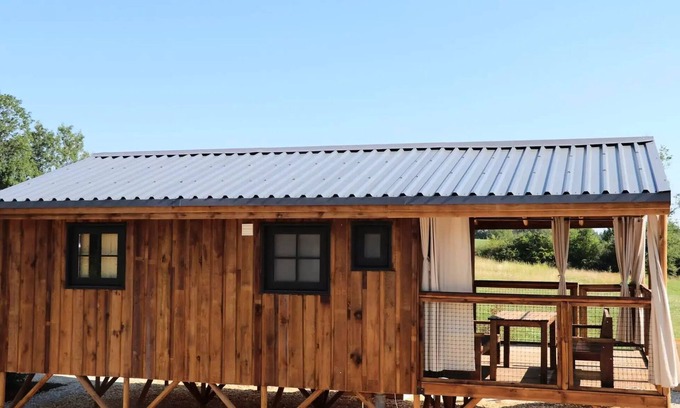 Chisseaux House | Cabane Lodge Familiale (29 m² - 2 bdrms) sleeps 5