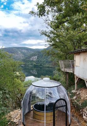 Serrieres-sur-Ain Cabin | Cabanes et Lodges du Belvedere