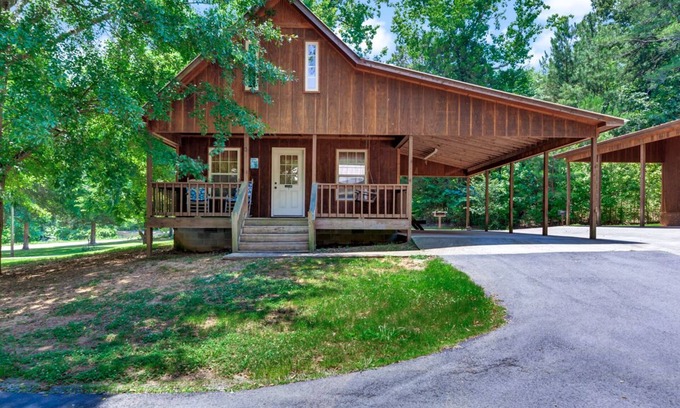 Langston Cabin | Cabin #1 Fisherman's Landing/Rustic Cabin w/Covered Boat Shelter Sleeps 5