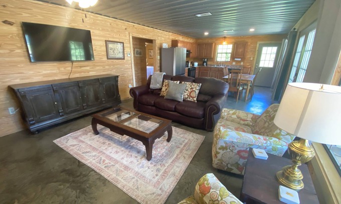 Sardis Cabin | Cabin #4-Newly Renovated Cabin- Sardis Lake