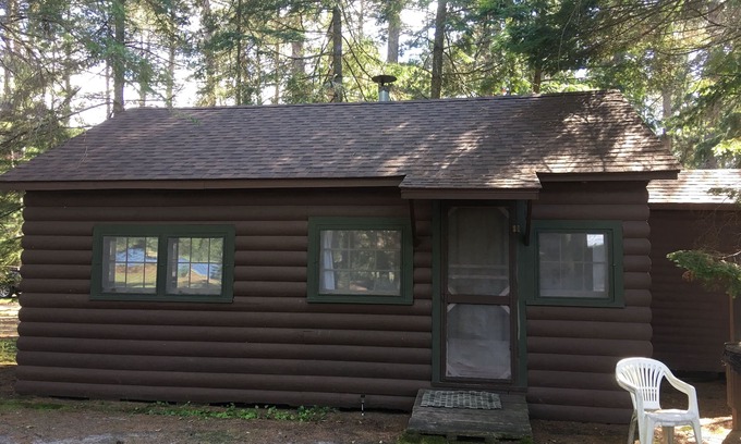 Deer River Cabin | CABIN #5 (Loon) Cozy and comfortable 2 bedroom cabin with nice view of the lake!