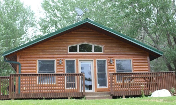 Deer River Cabin | Cabin 5 - Modern Cabin with A/C and lake views - Fully handicap accessible