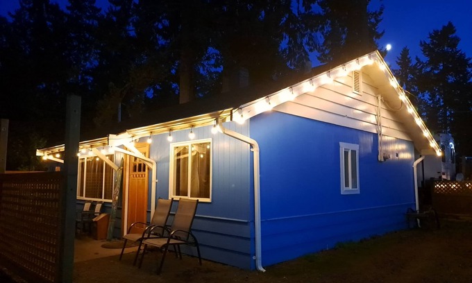 Regional District of Nanaimo Cabin | Cabin #6 at Park Sands Beach Resort- Near Water