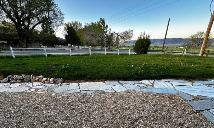 Almo Cabin | Cabin 9 at the Almo Inn near City of Rocks and Castle Rocks Parks, Almo Idaho