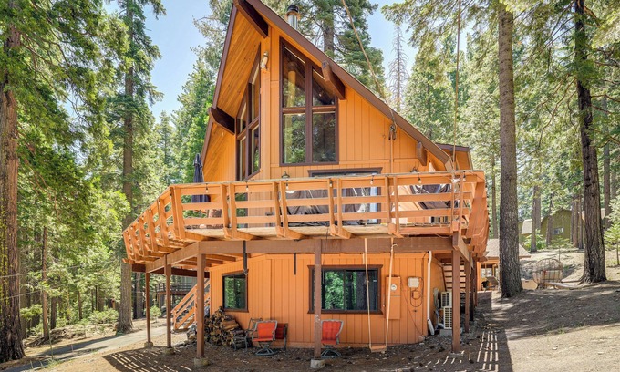 Arnold Cabin | Cabin Getaway Near Big Trees Park: Game Room, Deck