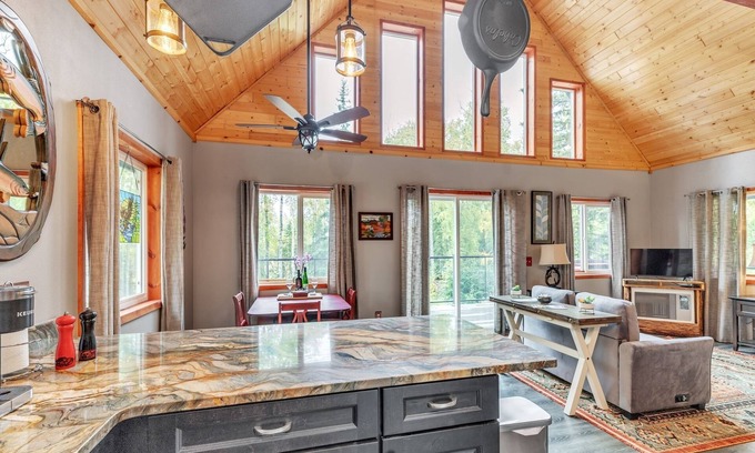 Big Lake Cabin | Cabin In The Woods 1 Bedroom Cabin