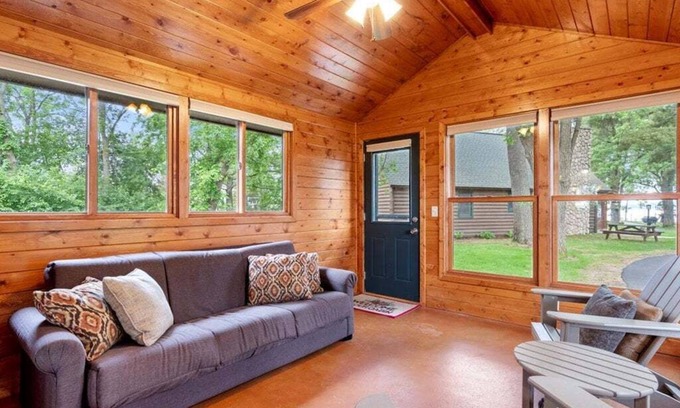 Nisswa Cabin | Cabin Retreat Steps from Gull Lake