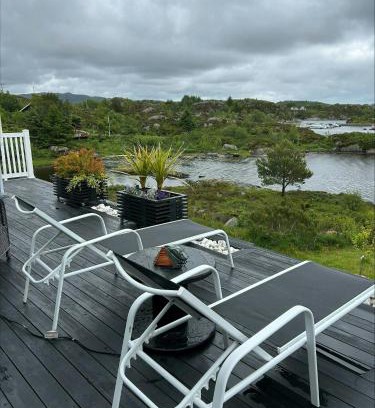 Gulen Municipality House | Cabin With Sea Views In Mjømna