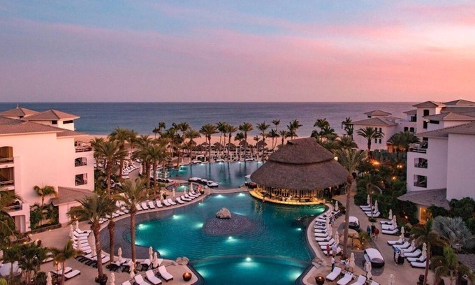 Zona Hotelera Resort | Cabo Azul Resort - Jr Suite - Promotional Rates!