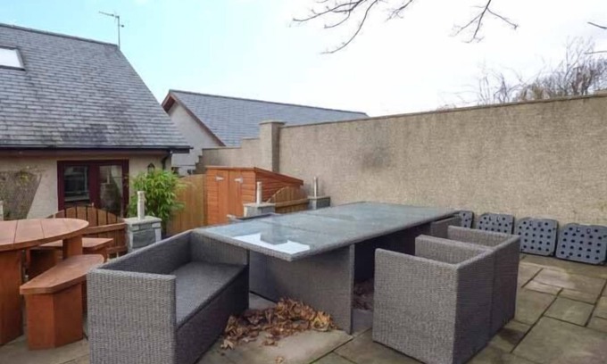 Dyffryn Ardudwy Cottage | CAE CERRIG, family friendly, with hot tub in Dyffryn Ardudwy